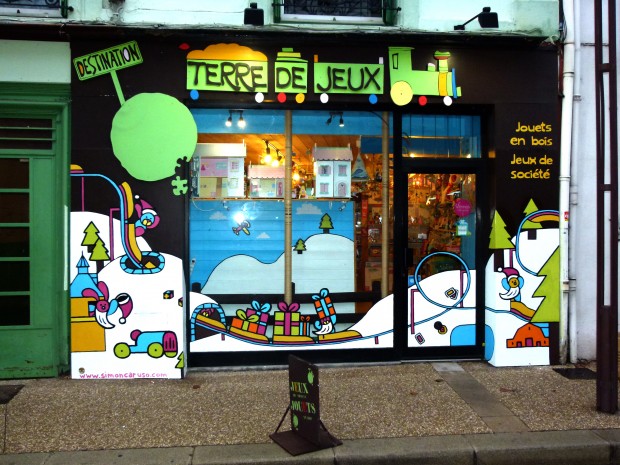 decoration-vitrine-peinture-destination-terre-de-jeux-roanne-rue-de-cadore-simon-caruso-peintre-noel (4)